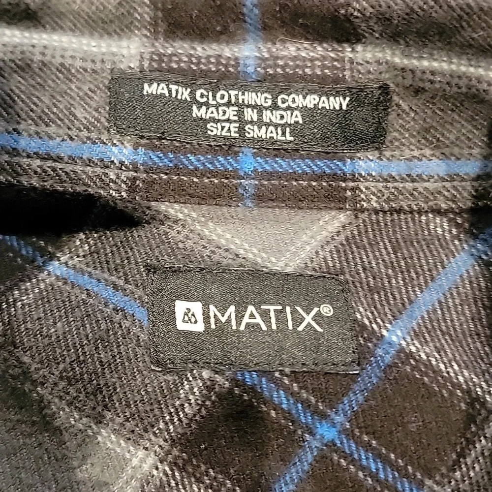Matrix button-up - Picture 3 of 3